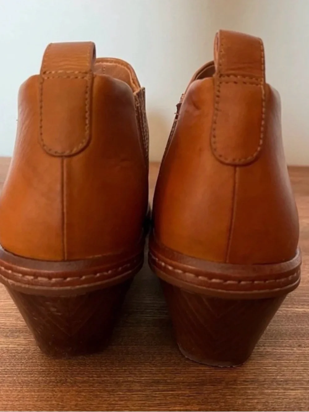 Via spiga sleek cognac